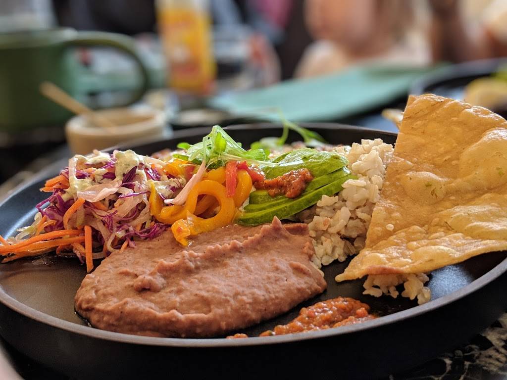 Moveable Feast + Company | restaurant | 112 N Hale St, Wheaton, IL 60187, USA | 6308683777 OR +1 630-868-3777