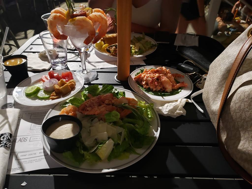 Shoreline beach club | restaurant | 38 Elm St, Tyngsborough, MA 01879, USA | 9782265538 OR +1 978-226-5538