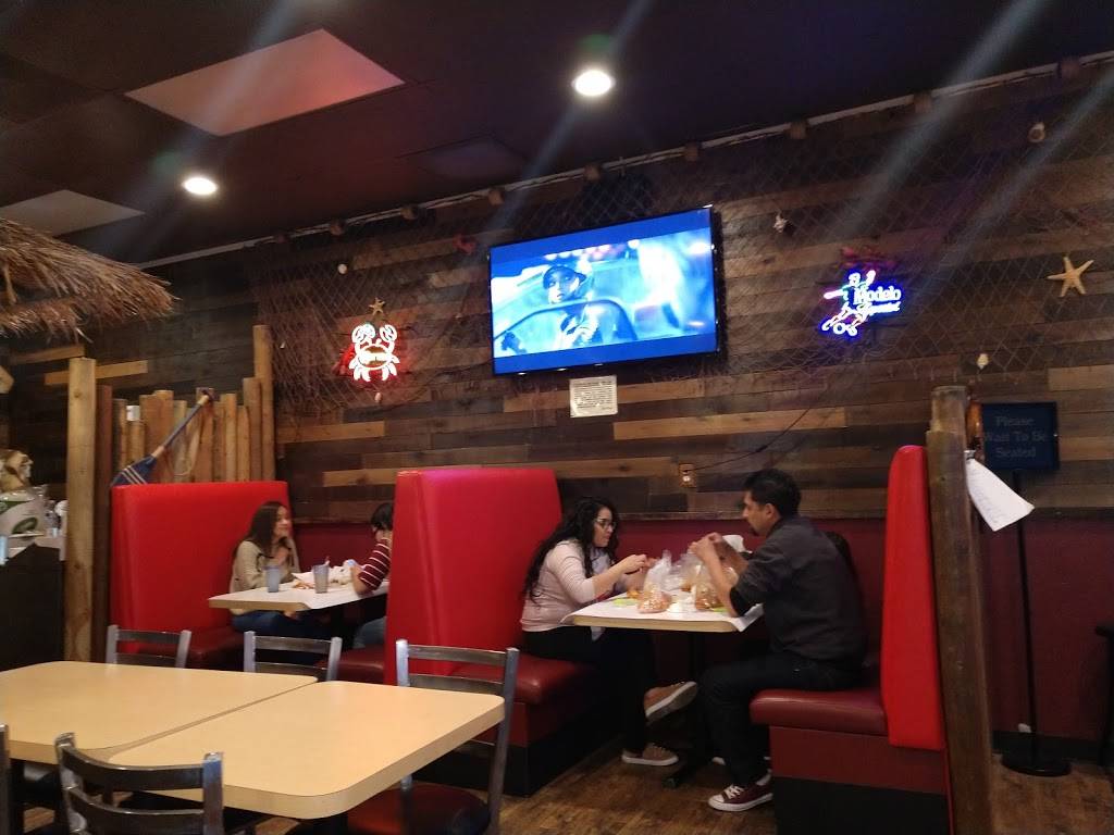 The Bucket Crabs and Crawfish | restaurant | 16441 Pioneer Blvd, Norwalk, CA 90650, USA | 5628608383 OR +1 562-860-8383