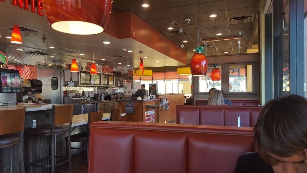 Dennys | restaurant | 140 Town Center Pkwy, Santee, CA 92071, USA | 6195628403 OR +1 619-562-8403