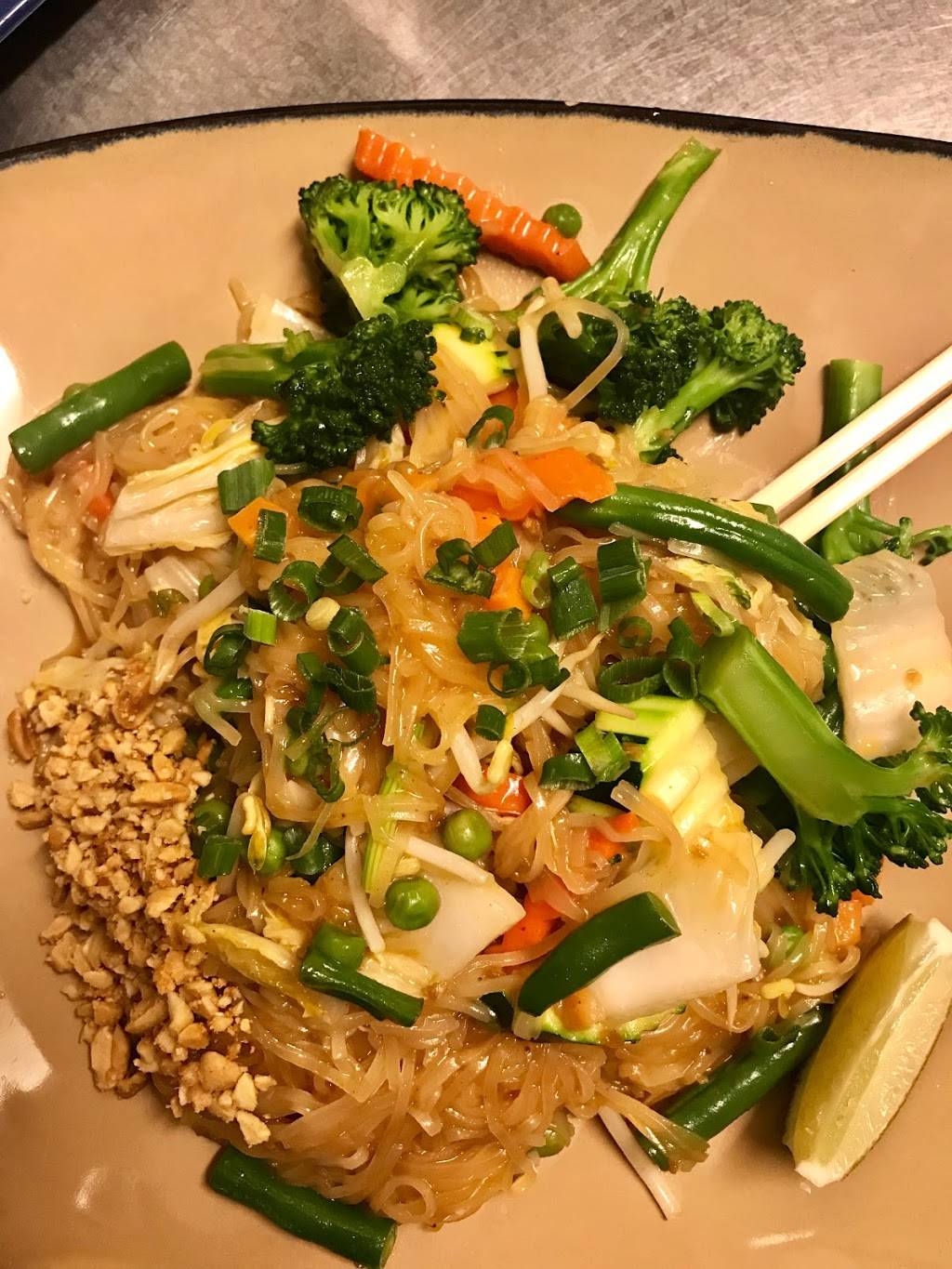 Coconut Thai Asian Bistro | restaurant | 4150 Mission Blvd #113, San Diego, CA 92109, USA | 8582722456 OR +1 858-272-2456