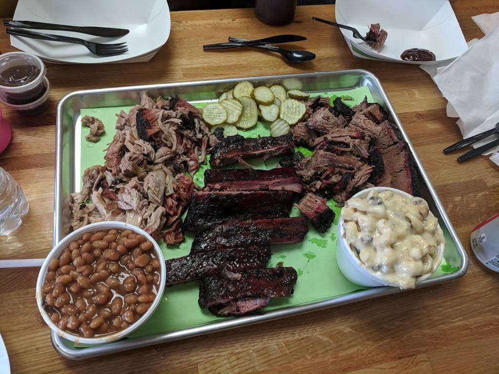 PRIMOS BBQ | restaurant | 2420 Sunnyside Dr, Cadillac, MI 49601, USA | 2317791575 OR +1 231-779-1575