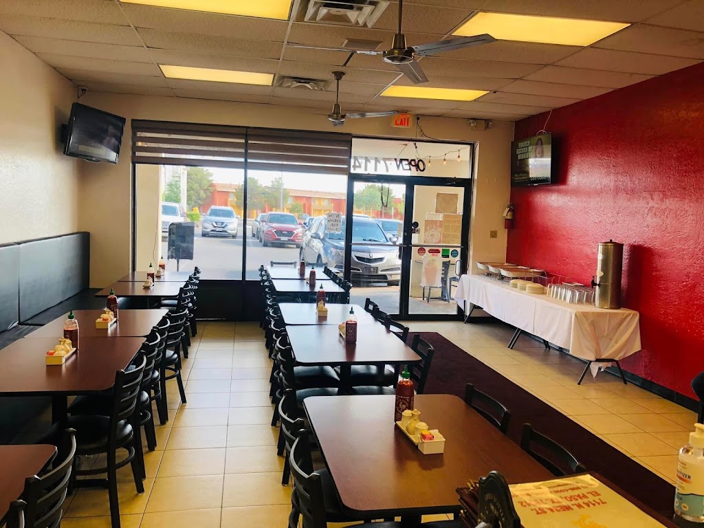 Moo Goo Chinese Restaurant | restaurant | 7114 N Mesa St, El Paso, TX 79912, USA | 9155001009 OR +1 915-500-1009