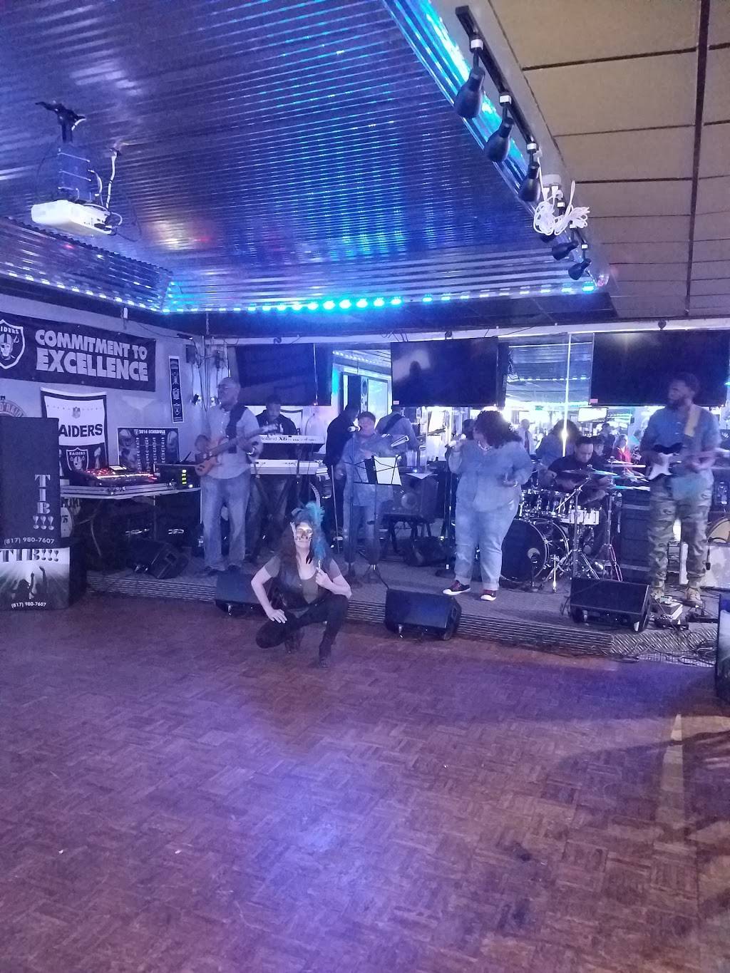 Canucks Bar and Grill | restaurant | 1102 Texas St, Lewisville, TX 75057, USA | 9724367000 OR +1 972-436-7000