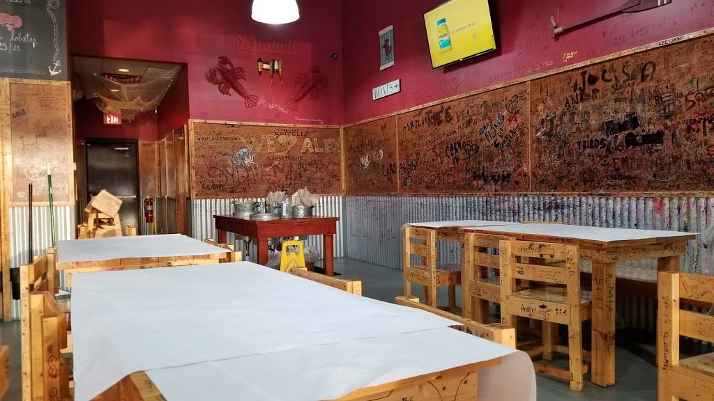 Crazy Crab Seafood Restaurant | restaurant | 279 Barrington Rd, Streamwood, IL 60107, USA | 8472529555 OR +1 847-252-9555