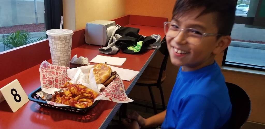 Jack in the Box | restaurant | 2306 S Broadway, Santa Maria, CA 93454, USA | 8059220627 OR +1 805-922-0627