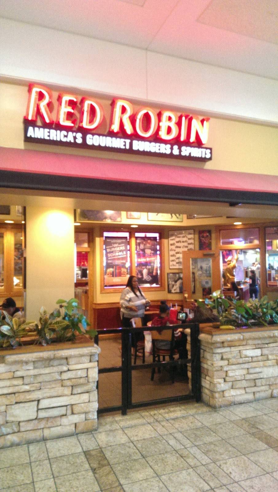 Red Robin Gourmet Burgers and Brews | restaurant | 1815 Hawthorne Blvd, Redondo Beach, CA 90278, USA | 3105422488 OR +1 310-542-2488