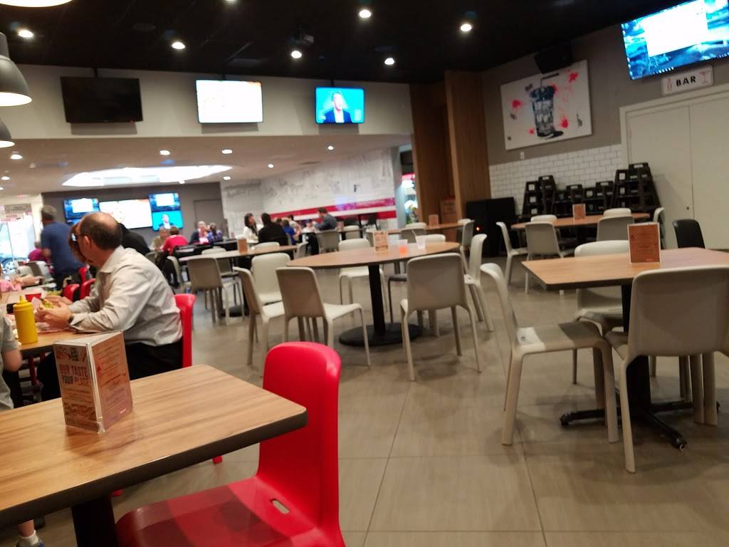 Michaels Chicago-Style Red Hots | meal takeaway | 1879 2nd St, Highland Park, IL 60035, USA | 8474323338 OR +1 847-432-3338