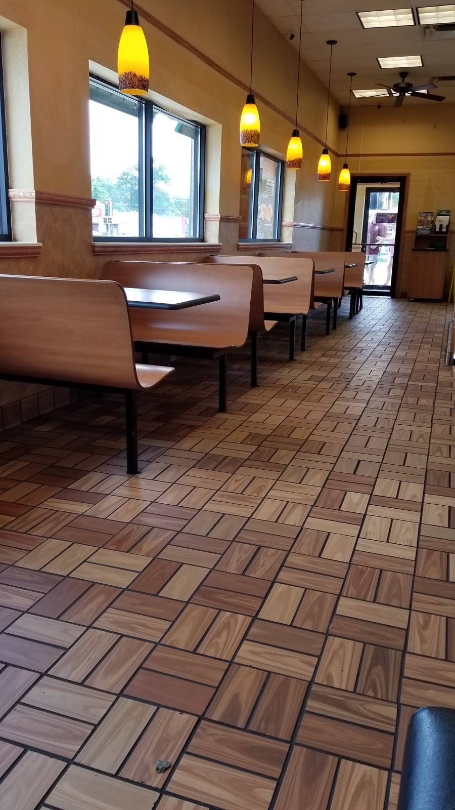 Subway | restaurant | 801 W Main St, Olney, IL 62450, USA | 6183923137 OR +1 618-392-3137