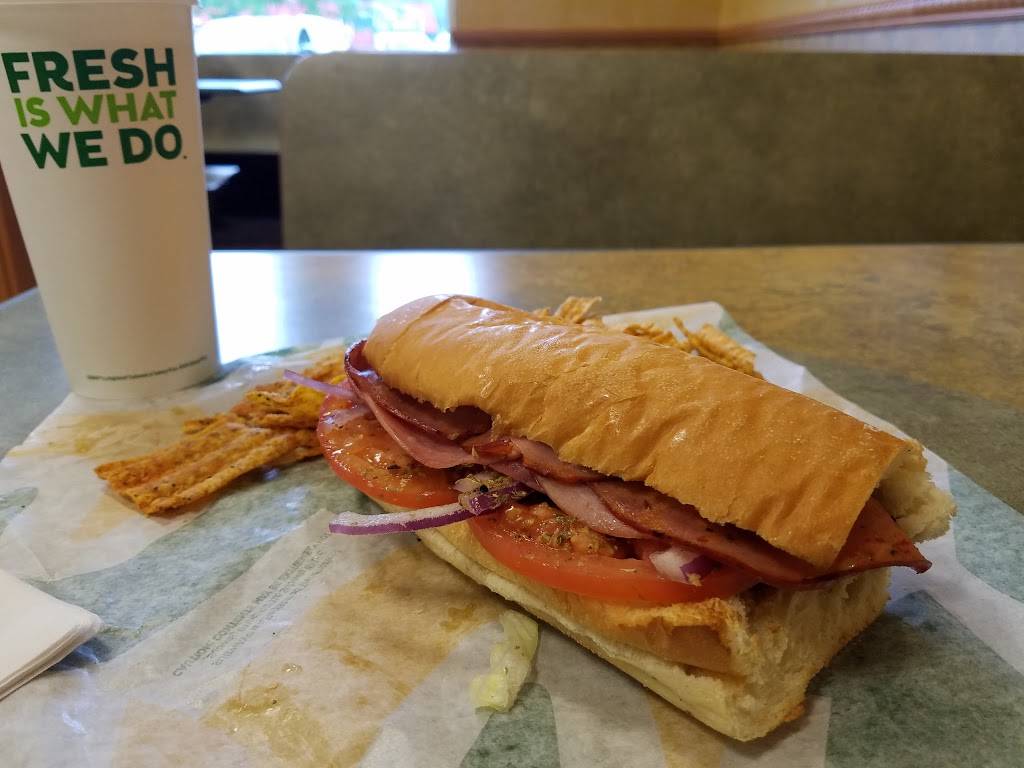 Subway Restaurants | restaurant | 1144 Airport Blvd #200 Eastland Plaza Shopping Ctr, Austin, TX 78702, USA | 5129289220 OR +1 512-928-9220