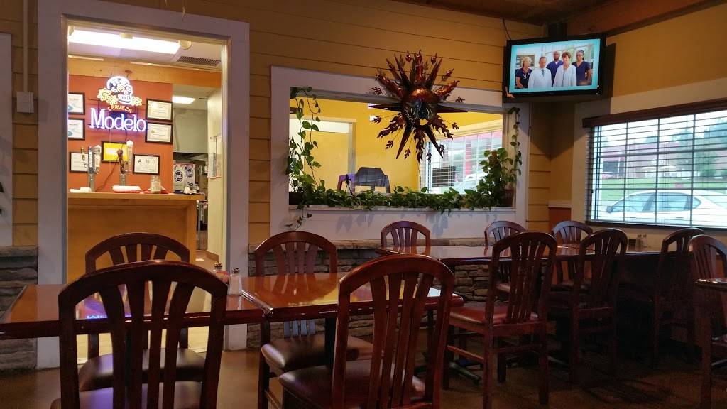 Amigos Mexican Grill | restaurant | 700 E King St, King, NC 27021, USA | 3369832020 OR +1 336-983-2020