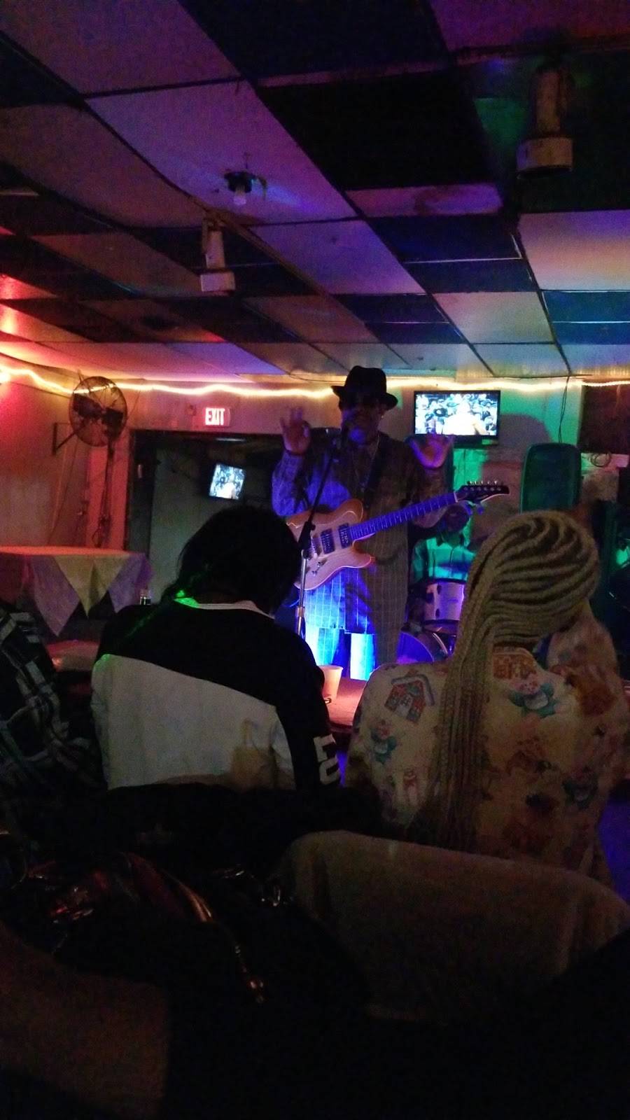 K-9 Club | restaurant | 5100 Germantown Pike, Dayton, OH 45417, USA | 9372631433 OR +1 937-263-1433