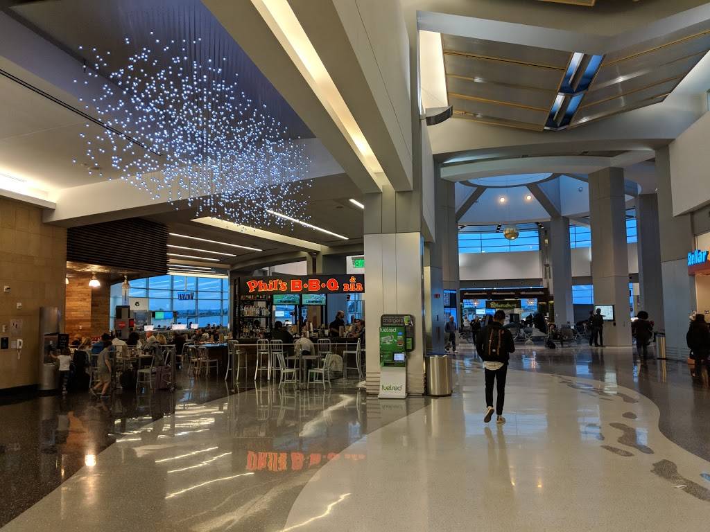 Phils BBQ | restaurant | Terminal 2 West, San Diego, CA 92101, USA | 6192266333 OR +1 619-226-6333