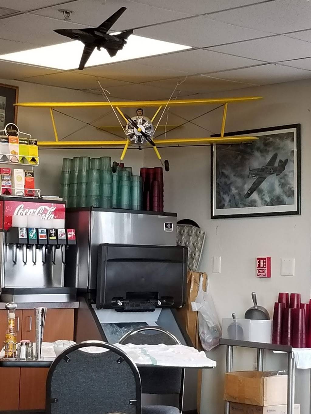 Barnstormer Restaurant | restaurant | 600 Airport Road # A, Greeley, CO 80631, USA | 9703363020 OR +1 970-336-3020