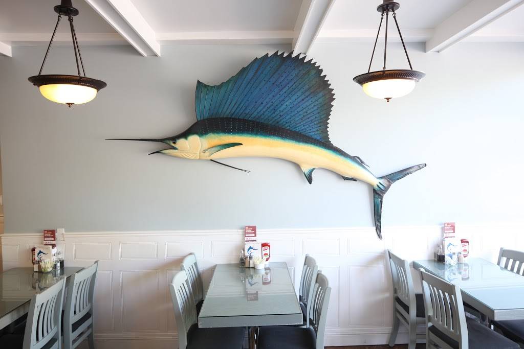 Country Fish And Chips | meal delivery | 293 Lakeshore Rd E, Mississauga, ON L5G 1H2, Canada | 9052788201 OR +1 905-278-8201