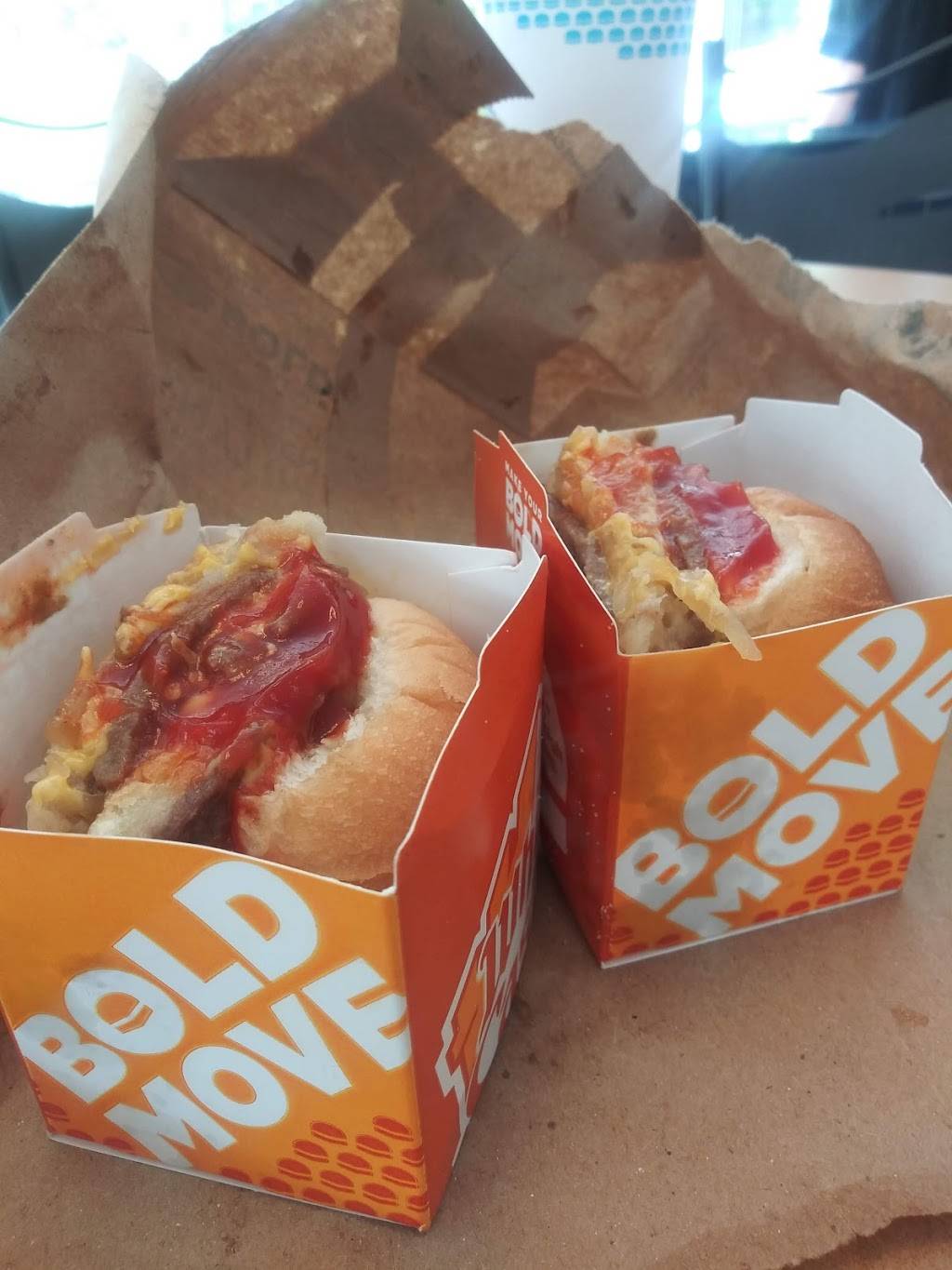 White Castle | restaurant | 2711 Fern Valley Rd, Louisville, KY 40213, USA | 5029628438 OR +1 502-962-8438