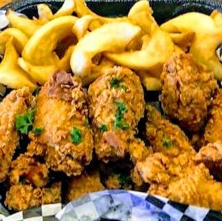 Chalmette Wings and Things | restaurant | 2407 Paris Rd suite a, Chalmette, LA 70043, USA | 5045927494 OR +1 504-592-7494