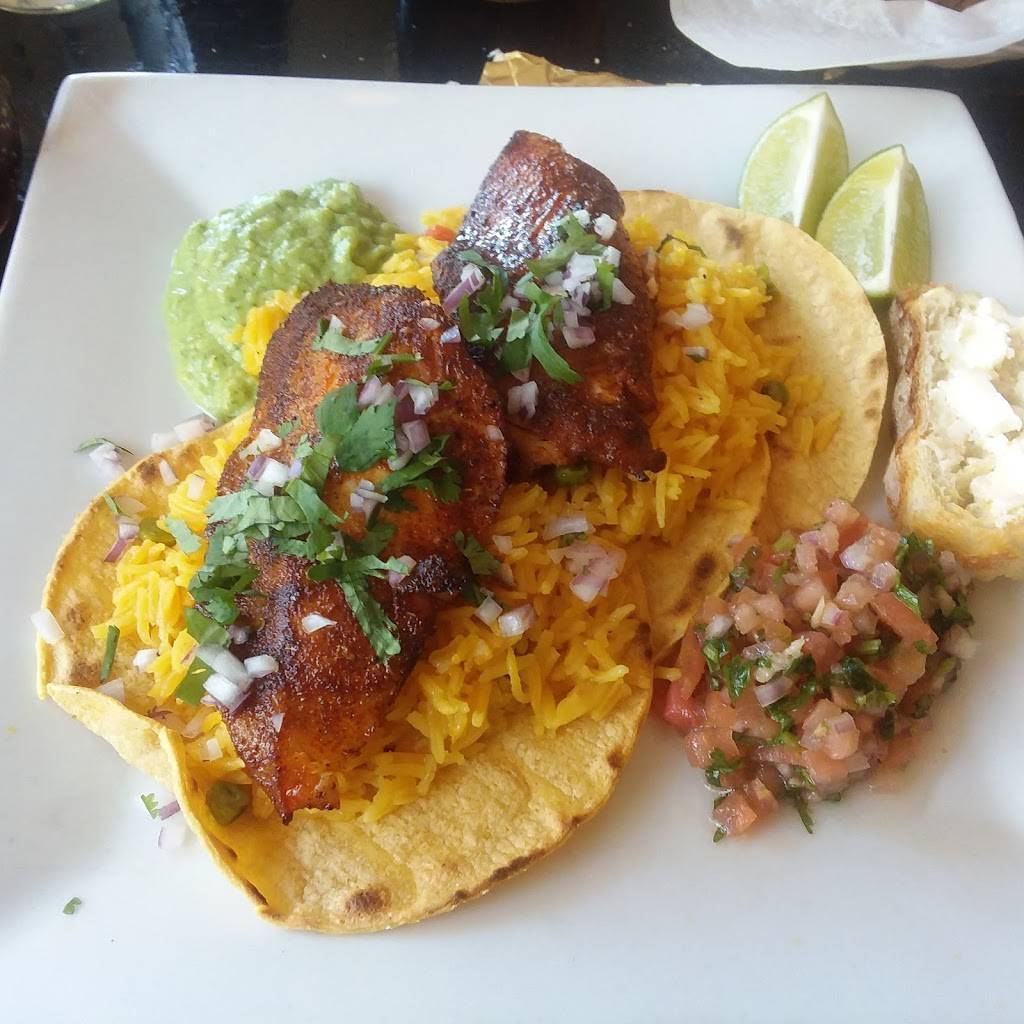 Mickeys Restaurant & Bar | restaurant | 2323 Whitney Ave, Hamden, CT 06518, USA | 2032884700 OR +1 203-288-4700