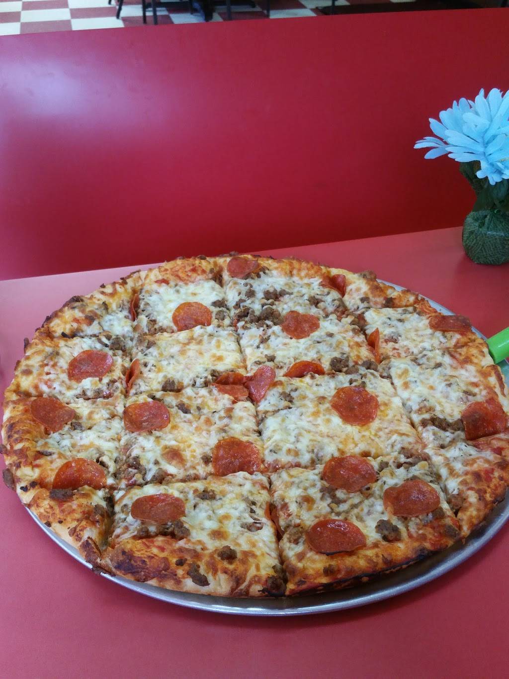 Ginos of Oceana | restaurant | Cook Pkwy, Kopperston, WV 24854, USA | 3046828241 OR +1 304-682-8241