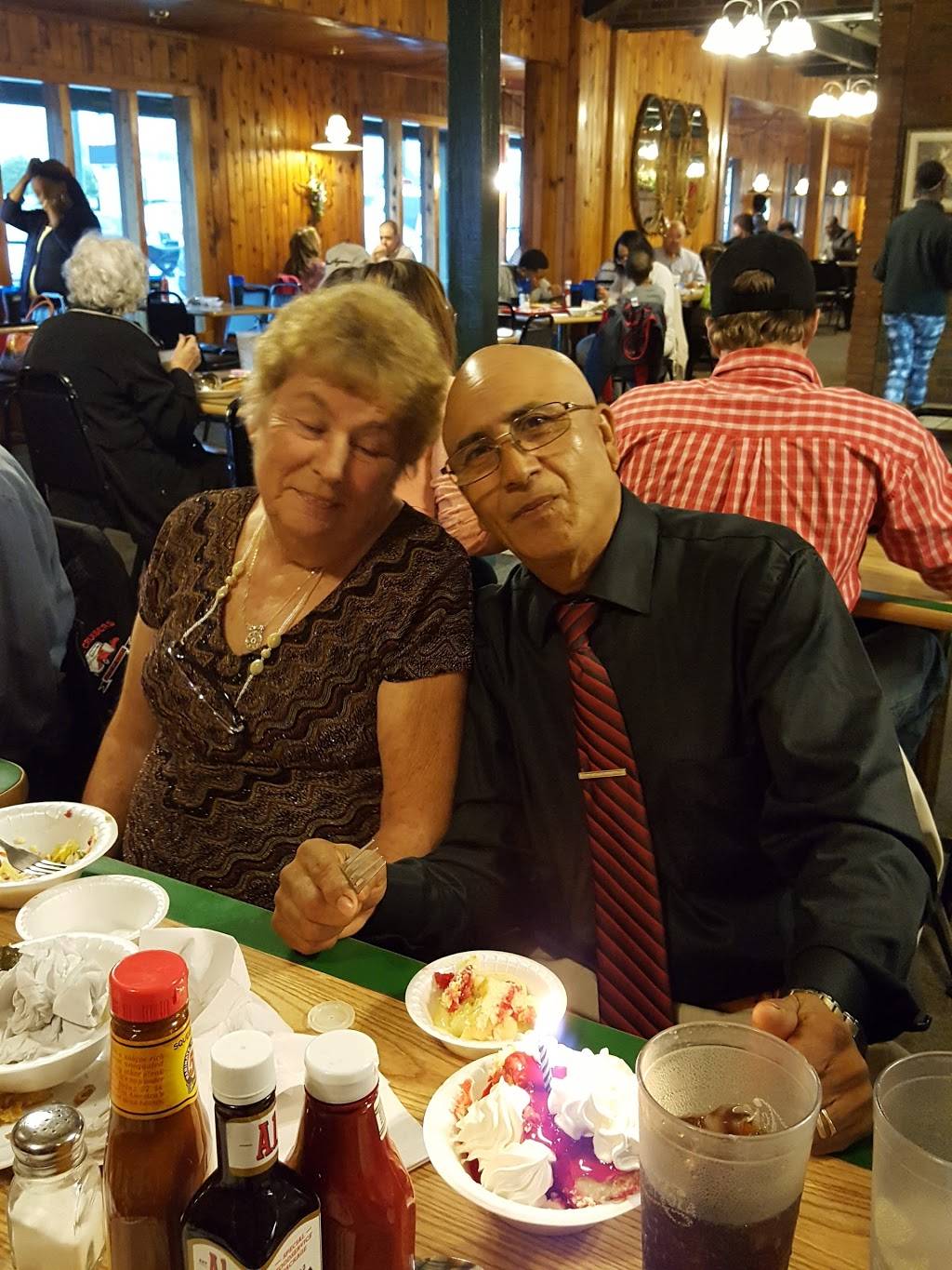 Southern Sizzler | restaurant | 1405 S Madison St, Whiteville, NC 28472, USA | 9106401861 OR +1 910-640-1861