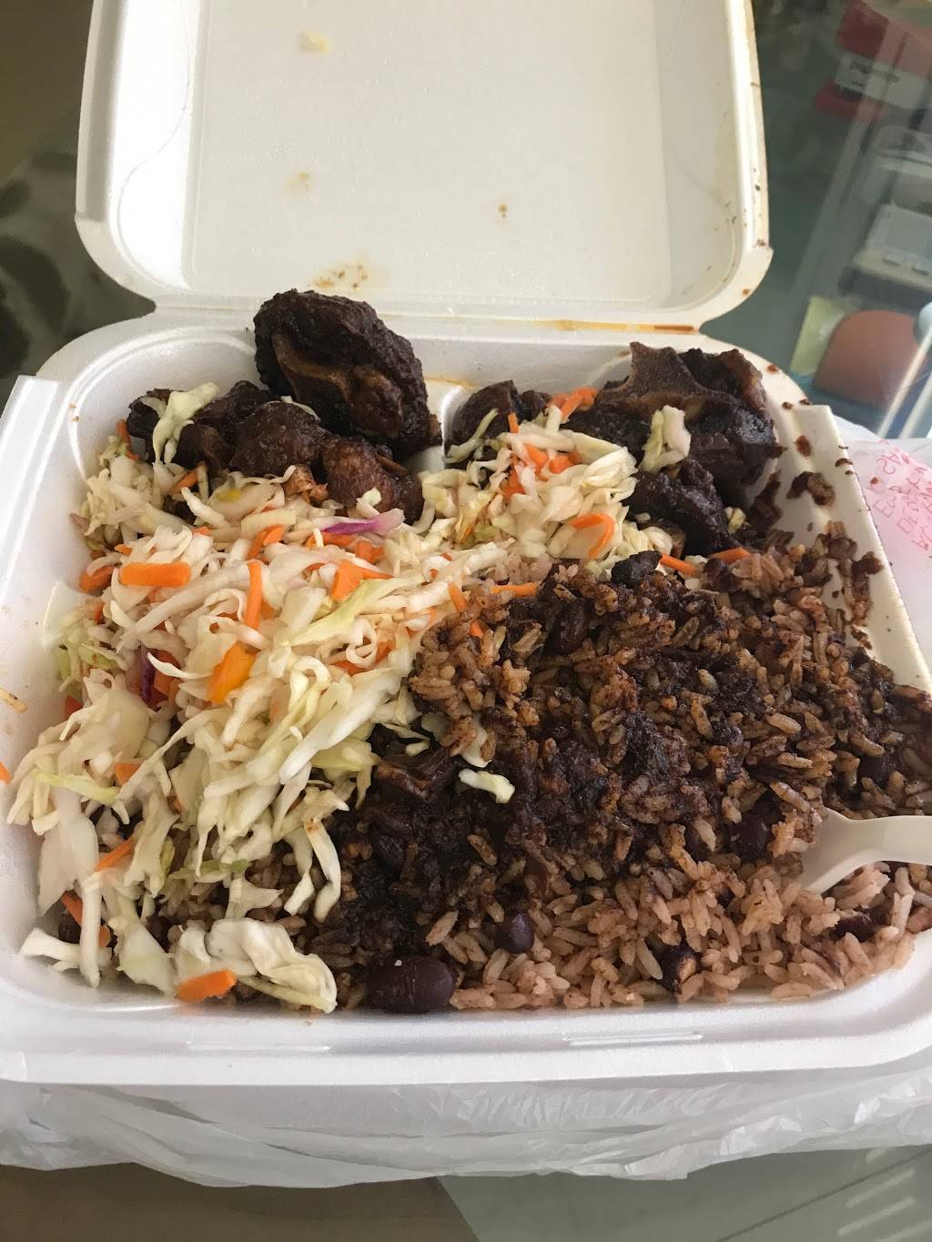 C&S Caribbean Restaurant & Grocery | restaurant | 18450 Pines Blvd, Pembroke Pines, FL 33029, USA | 9542390638 OR +1 954-239-0638