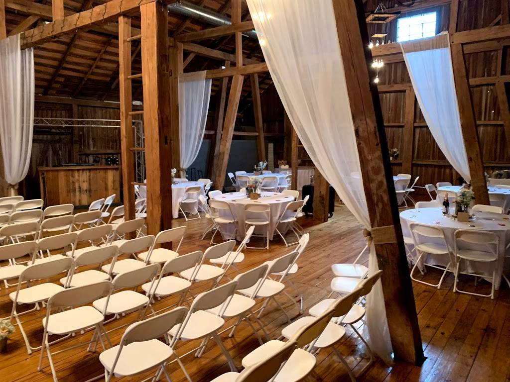 The Barn at Sugarcreek | restaurant | 6907 Spooky Hollow Rd NW, Sugarcreek, OH 44681, USA | 3308523321 OR +1 330-852-3321