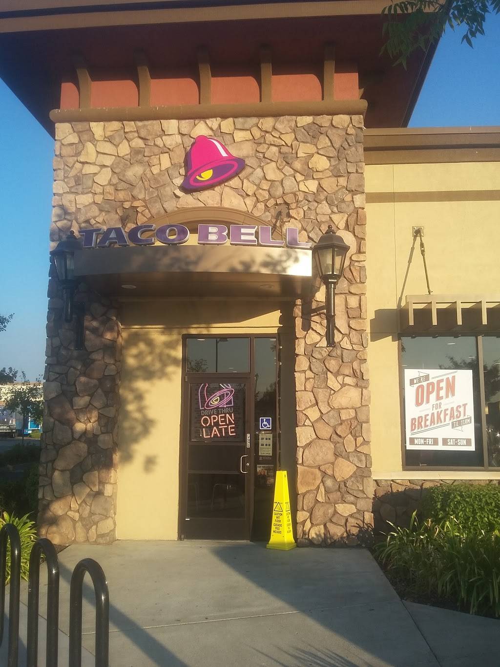 Taco Bell | meal takeaway | 37 Lincoln Blvd, Lincoln, CA 95648, USA | 9164093494 OR +1 916-409-3494