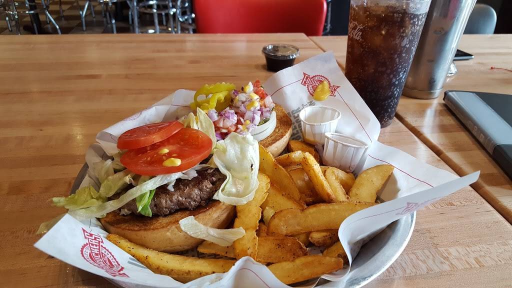 Fuddruckers | restaurant | 436 E Golf Rd, Schaumburg, IL 60173, USA | 8475199390 OR +1 847-519-9390