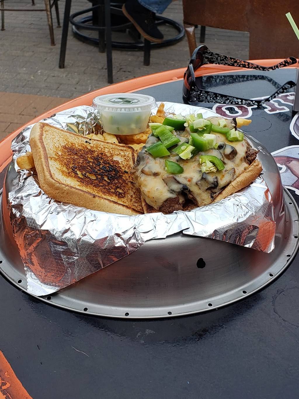 Dog House Saloon | restaurant | 307 3rd St, Waterloo, NE 68069, USA | 4027793257 OR +1 402-779-3257