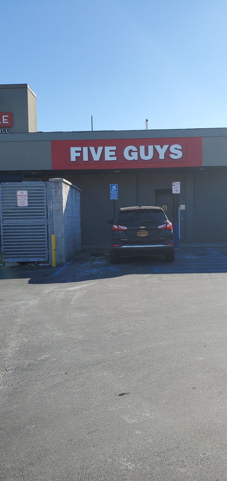 Five Guys | meal takeaway | 5540 Xavier Dr, Yonkers, NY 10704, USA | 9142333933 OR +1 914-233-3933
