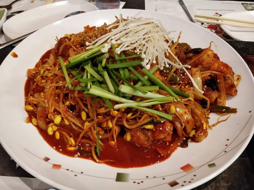 Haewadall | restaurant | 9626 N Milwaukee Ave, Niles, IL 60714, USA | 8475810524 OR +1 847-581-0524