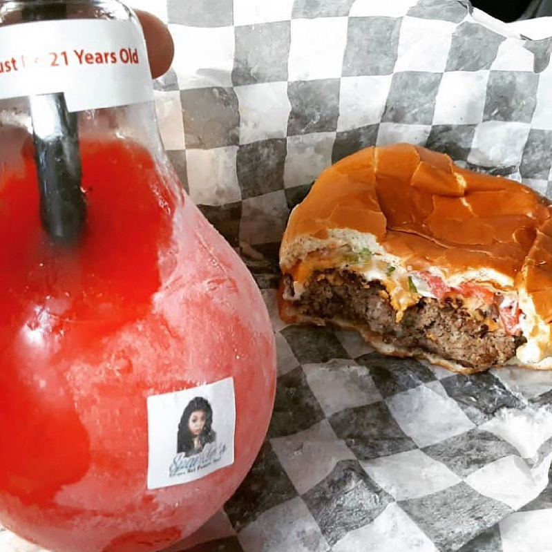 Sparkles Burger & Daiquri | restaurant | 4420 Emancipation Ave, Houston, TX 77004, USA | 7132258044 OR +1 713-225-8044