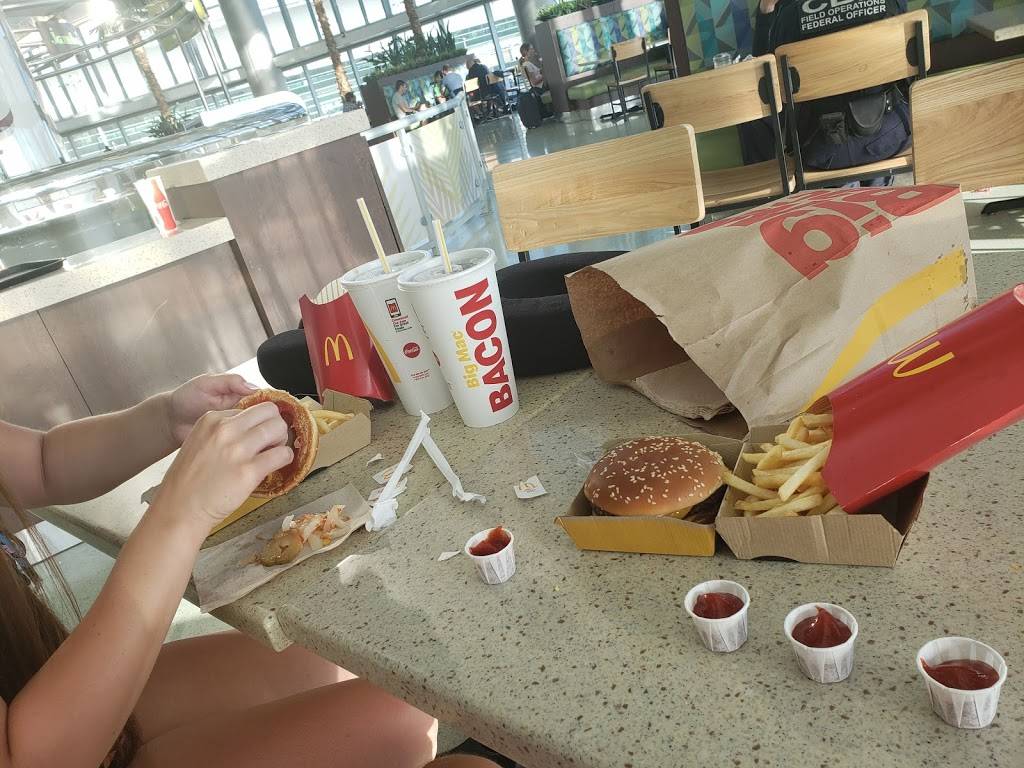 Bongos Cuban Cafe | cafe | 2100 NW 42nd Ave, Miami, FL 33166, USA | 7867772100 OR +1 786-777-2100