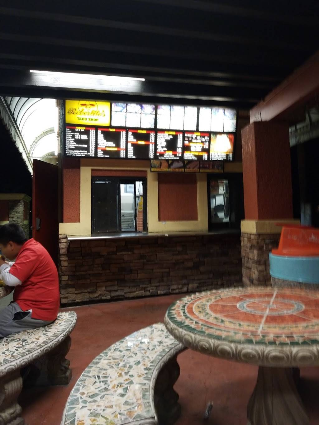 Robertitos Taco Shop | restaurant | 3830 N Cedar Ave, Fresno, CA 93726, USA | 5592276434 OR +1 559-227-6434