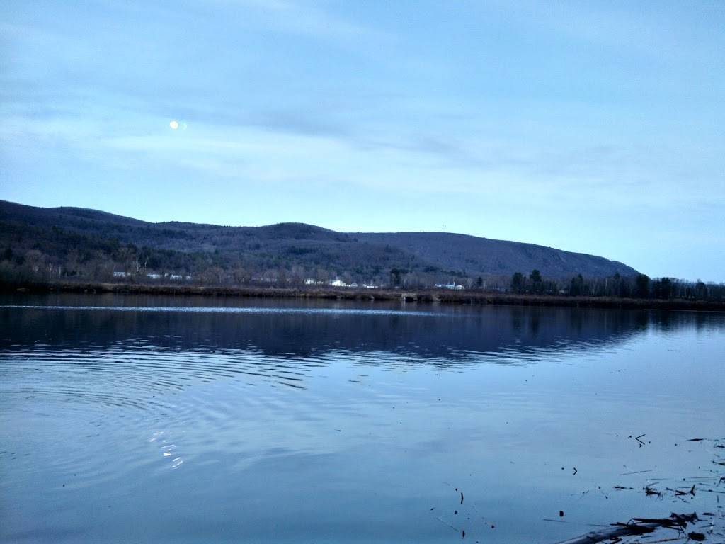 Joy Wah Restaurant | restaurant | 287 Rockingham St, Bellows Falls, VT 05101, USA | 8024639761 OR +1 802-463-9761