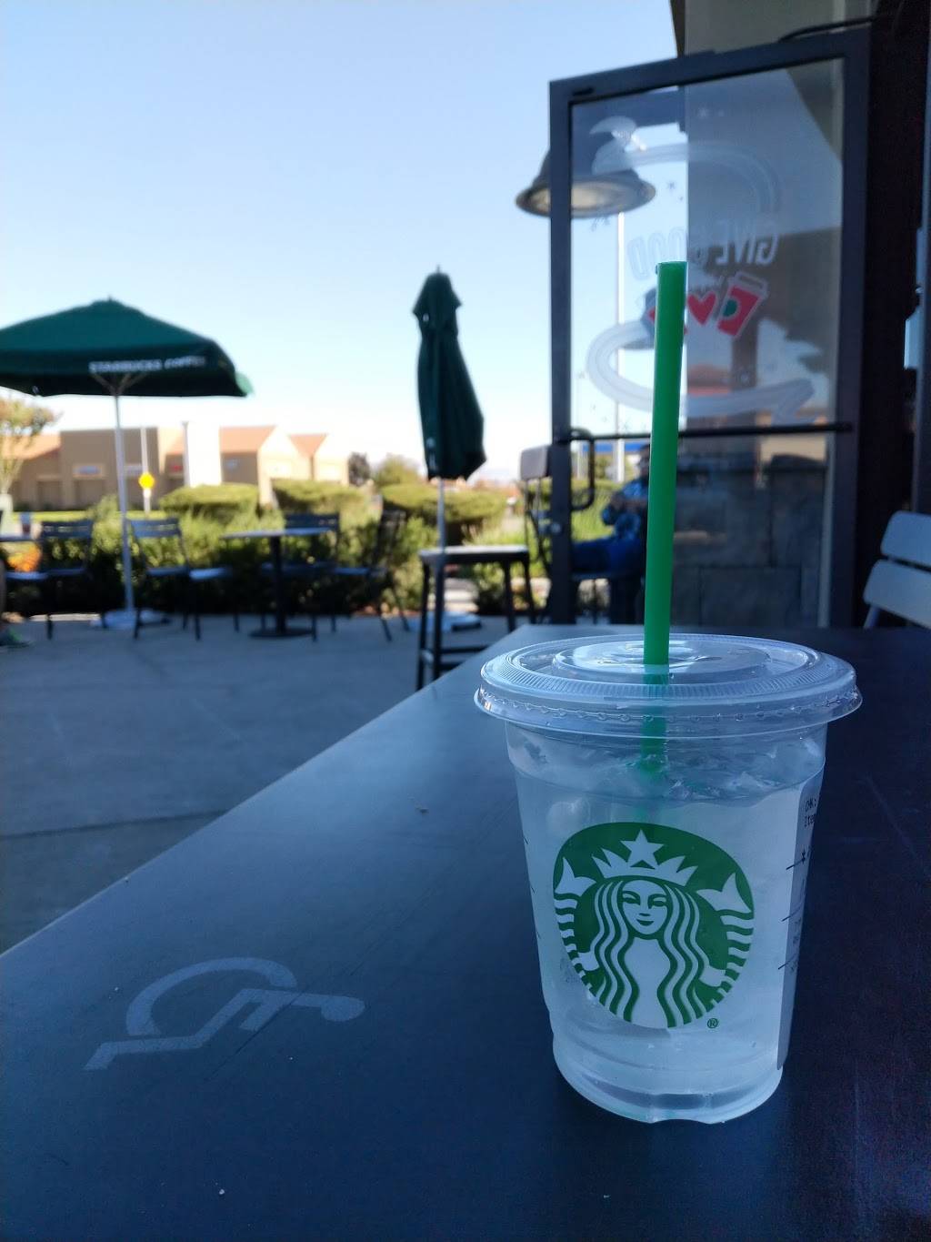 Starbucks | cafe | 779 Herndon Ave, Clovis, CA 93612, USA | 5592980750 OR +1 559-298-0750