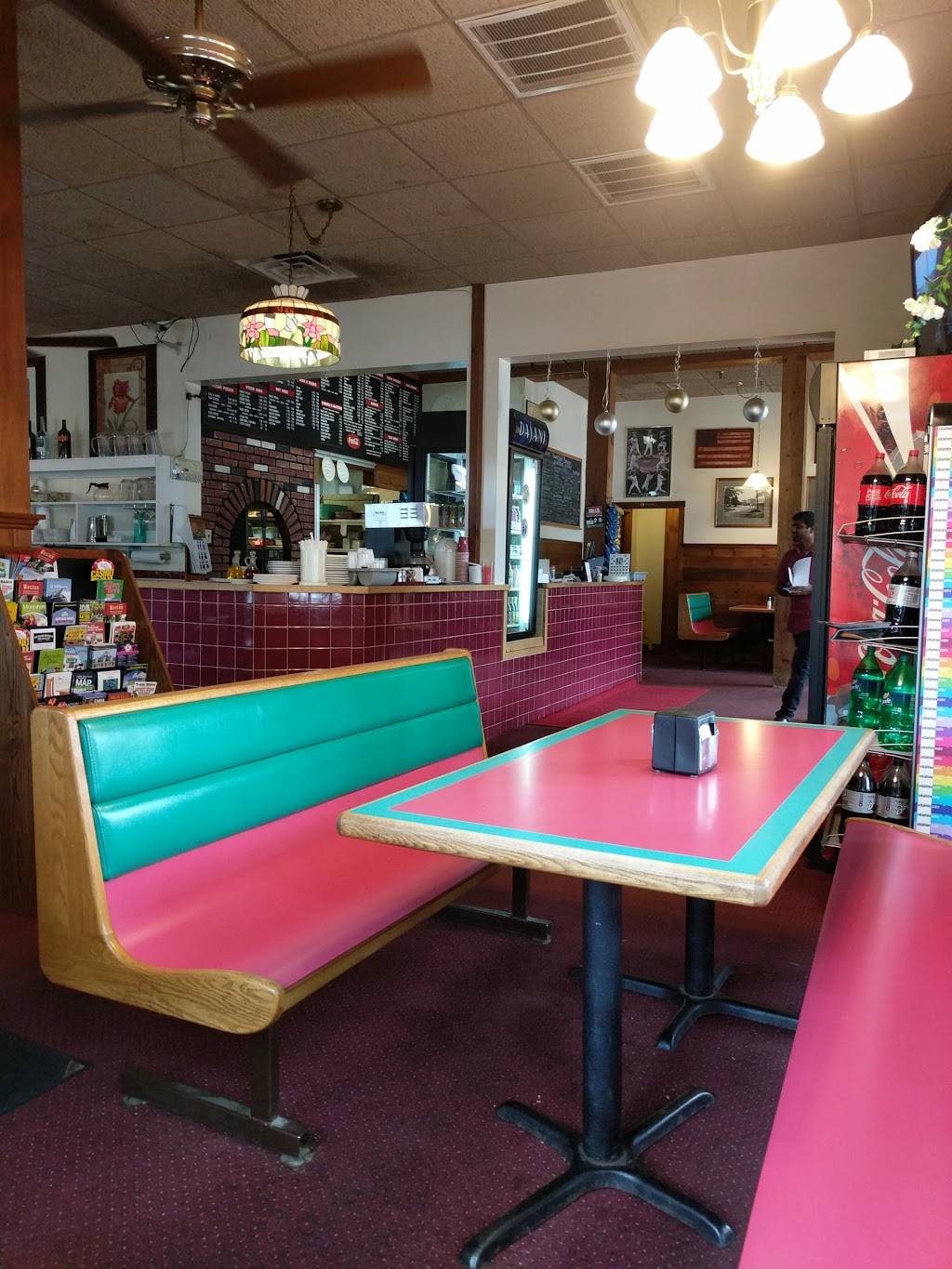 Sonnys Main Street Restaurant | restaurant | 20 Main St, Henniker, NH 03242, USA | 6034284444 OR +1 603-428-4444