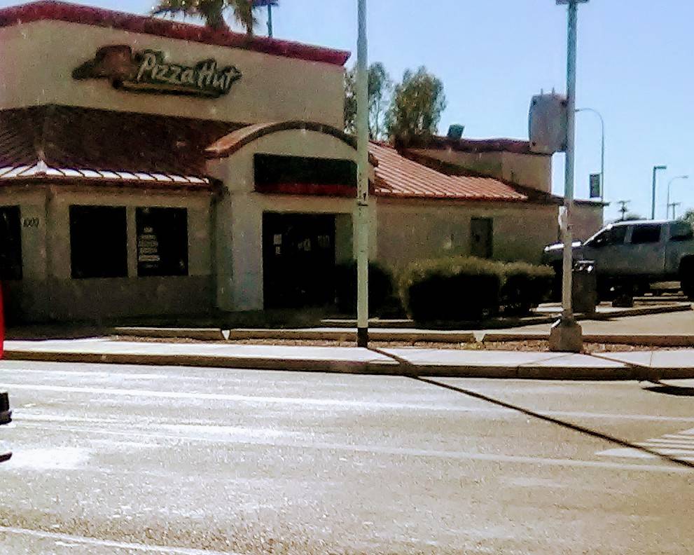 Pizza Hut | restaurant | 1000 N Arizona Ave, Chandler, AZ 85225, USA | 4809631863 OR +1 480-963-1863