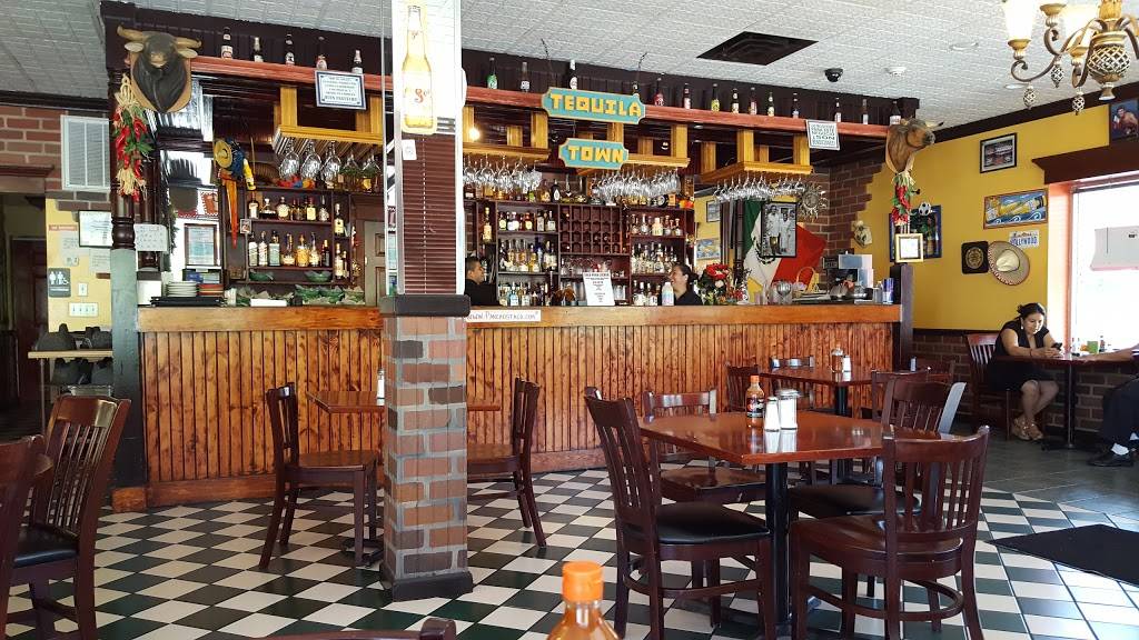 Panchos Tacos | restaurant | 145 White St, Danbury, CT 06810, USA | 2037900900 OR +1 203-790-0900