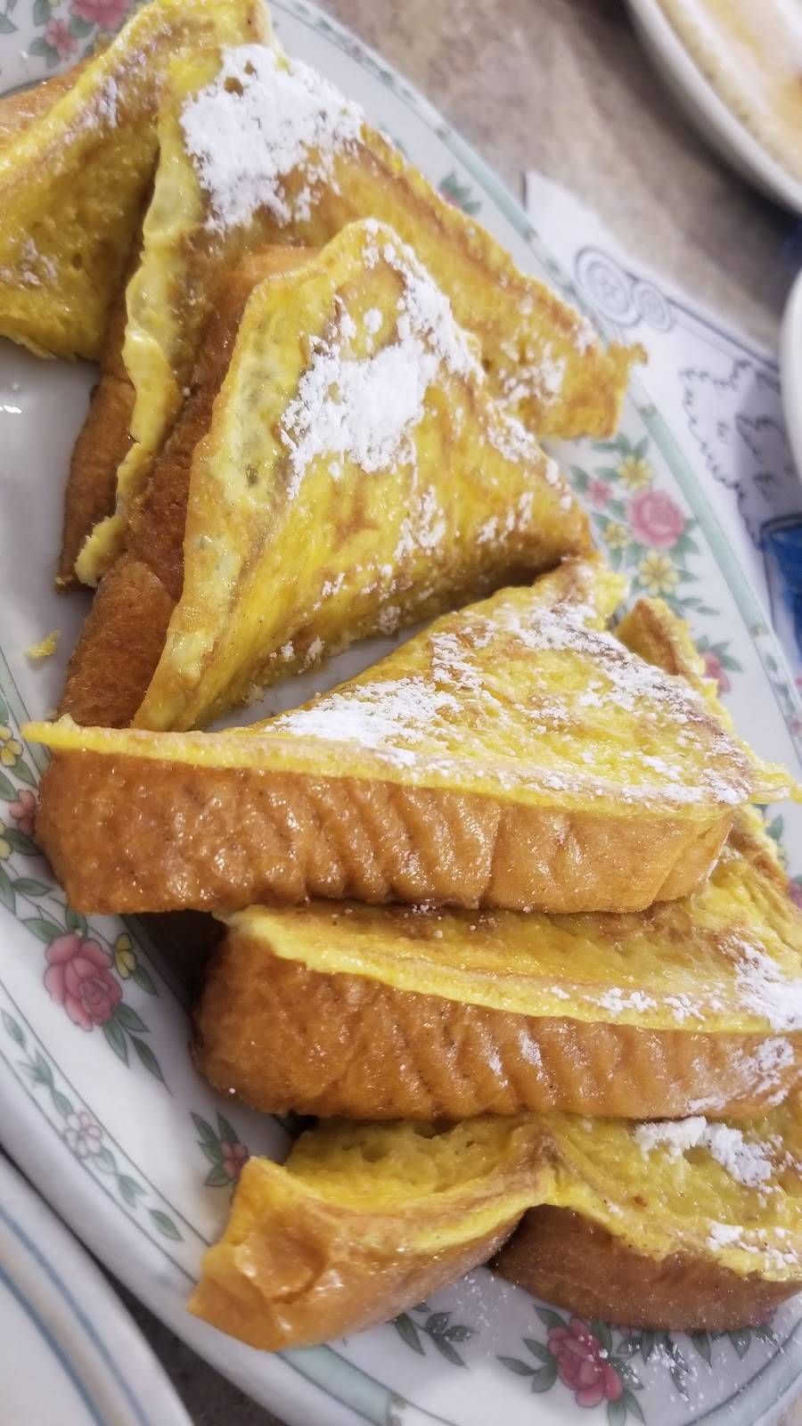 Charlies Family Restaurant | restaurant | 210 N Ivy St, Escondido, CA 92025, USA | 7607381545 OR +1 760-738-1545