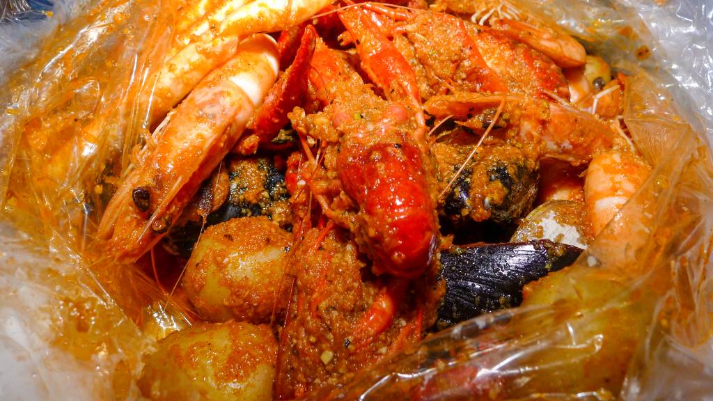 pirate crab | restaurant | 910 Haddonfield-Berlin Rd, Voorhees Township, NJ 08043, USA | 8563442632 OR +1 856-344-2632