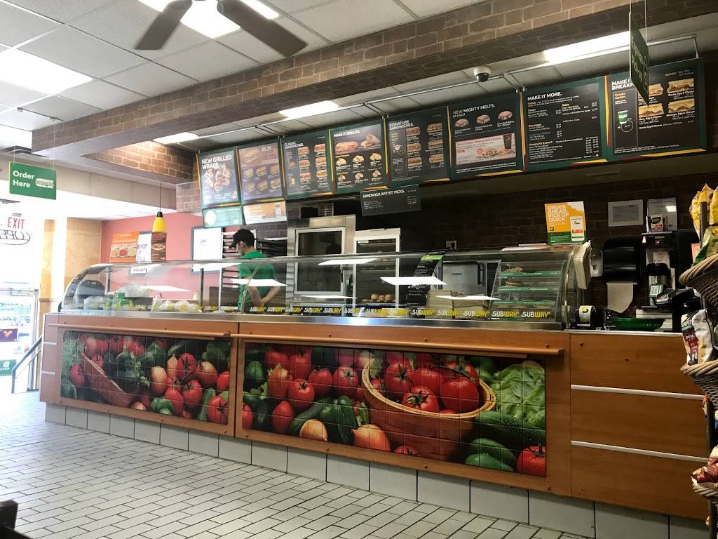 Subway | restaurant | 1910 Yonge St Yonge and Davisville Centre Unit 206, Store# 103Y, Toronto, ON M4S 3B2, Canada | 4164829434 OR +1 416-482-9434