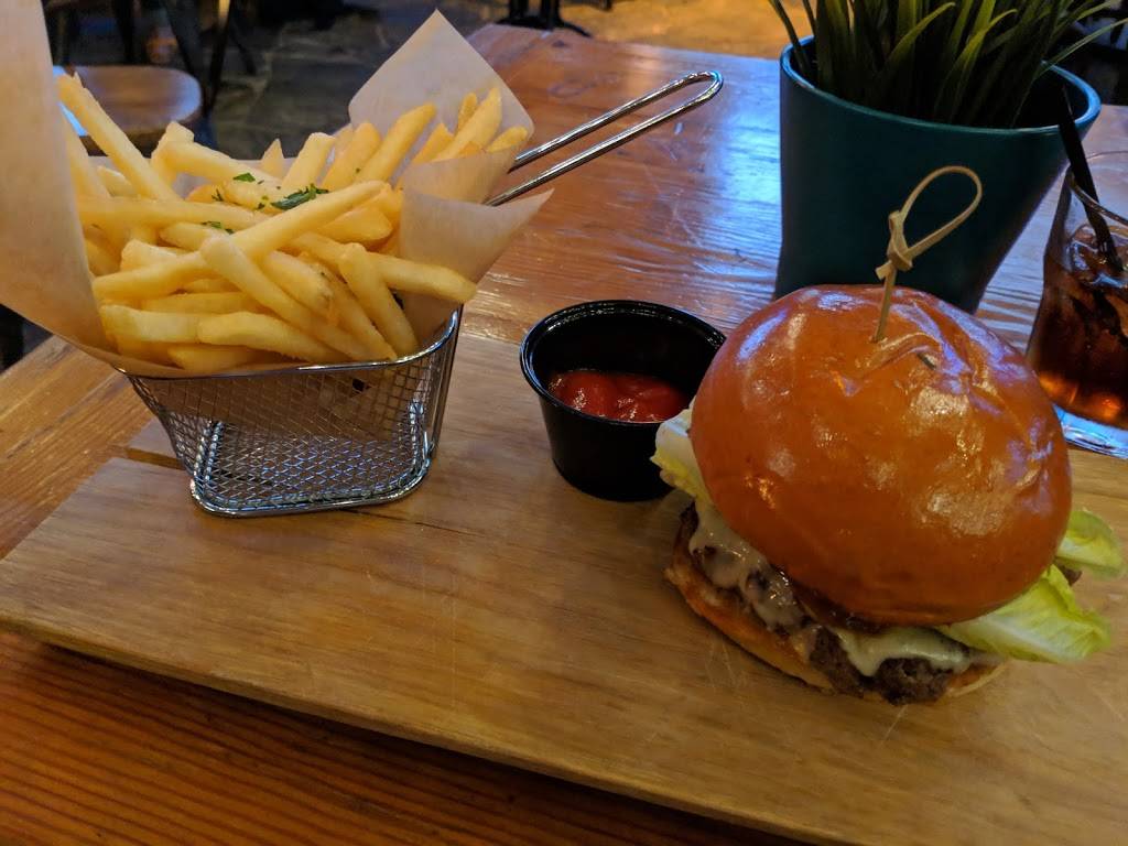 The Parlor | cafe | 7250 Melrose Ave, Los Angeles, CA 90046, USA | 3239302100 OR +1 323-930-2100