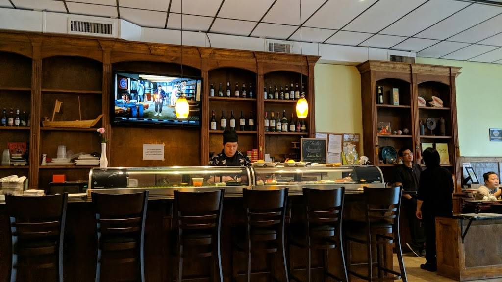 Happy Family Chinese Food And Sushi Bar | restaurant | 103 W Courthouse Square, Cumming, GA 30040, USA | 4706957233 OR +1 470-695-7233