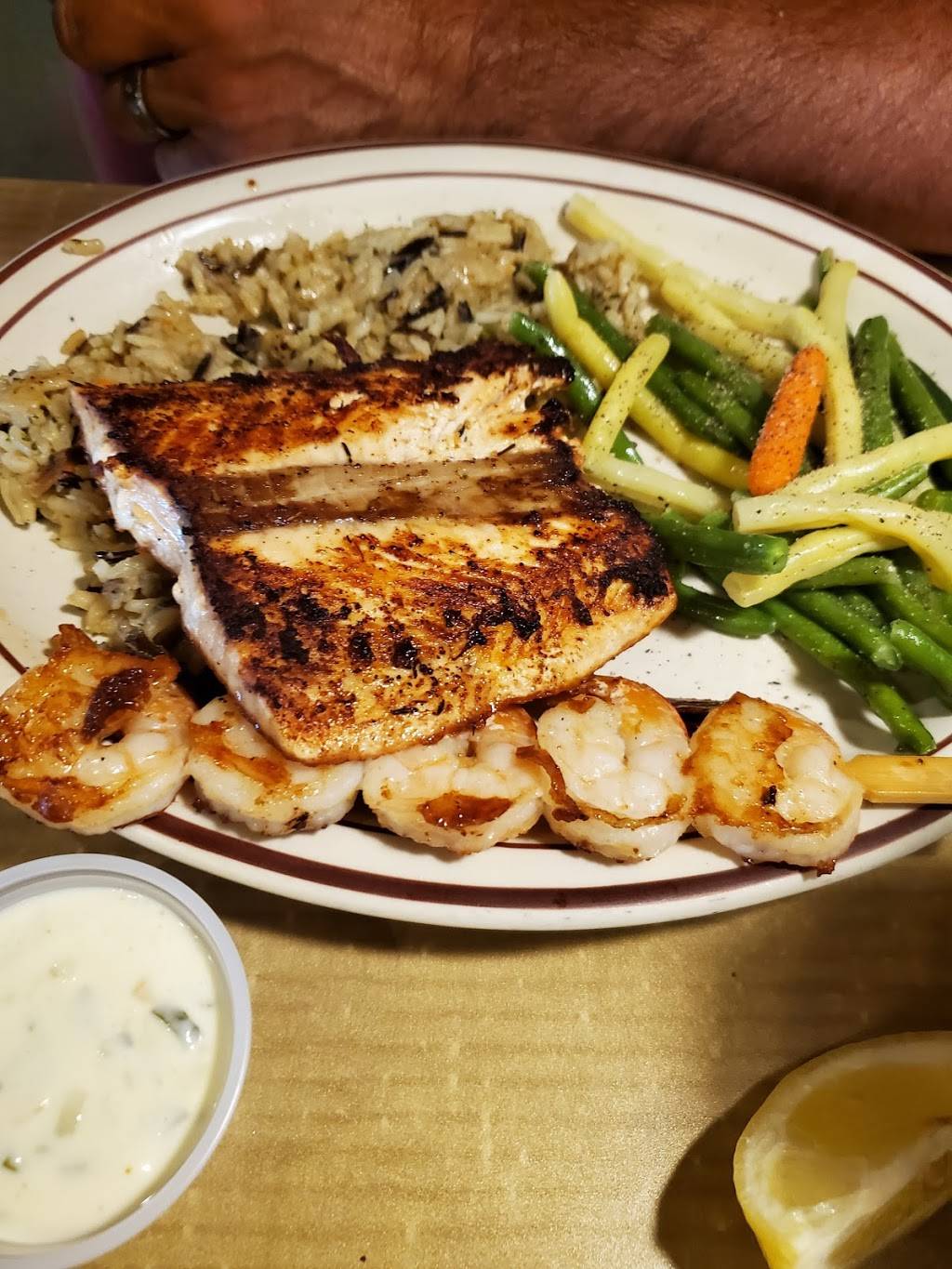 McMillans Family Restaurant | restaurant | 2620 1st St S, Willmar, MN 56201, USA | 3202357213 OR +1 320-235-7213