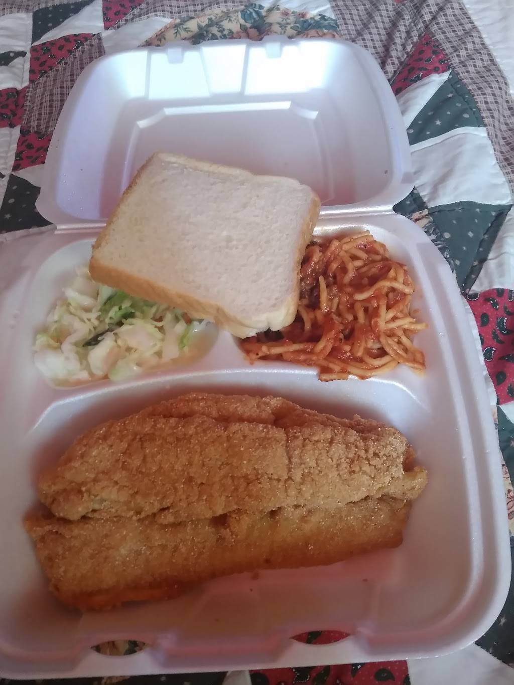 Moms Corned Beef House | restaurant | 2250 Airways Blvd, Memphis, TN 38114, USA | 9017443840 OR +1 901-744-3840