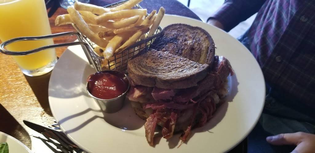 Black Cow Tap & Grill | restaurant | 16 Bay Rd, South Hamilton, MA 01982, USA | 9784681166 OR +1 978-468-1166