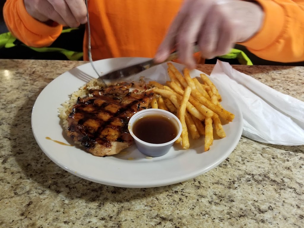 Kitchen Pass Restaurant & Bar | restaurant | 1711 Main St, Parsons, KS 67357, USA | 6204211907 OR +1 620-421-1907