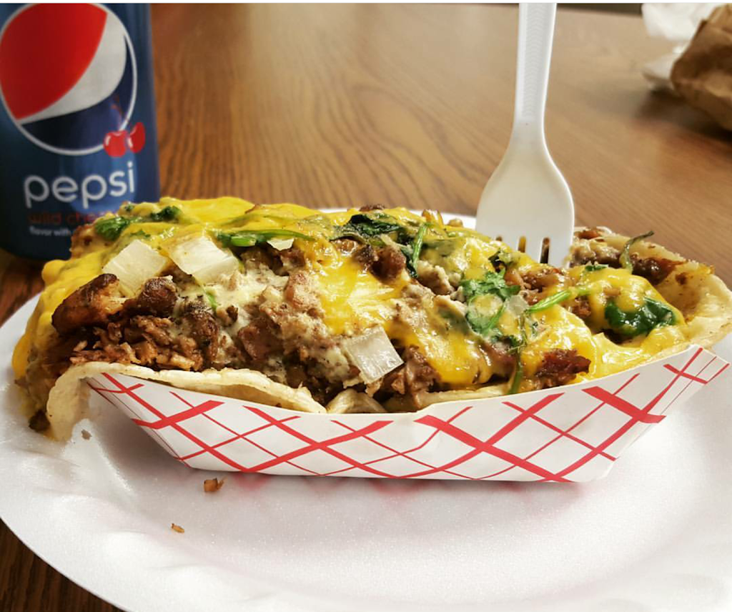 Chicago Smerqs | restaurant | 2801, 213 E 79th St, Chicago, IL 60619, USA | 7739664257 OR +1 773-966-4257