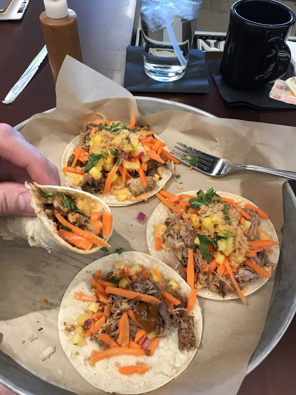 La Carnita | restaurant | Baltimore/Washington International Thurgood Marshall Airport (BWI), 7035 Elm Rd, Baltimore, MD 21240, USA | 4104876503 OR +1 410-487-6503